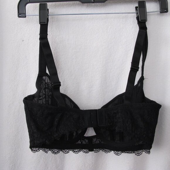 Like New - Frederick's of Hollywood Drew Bra - 32D - Picture 10 of 14